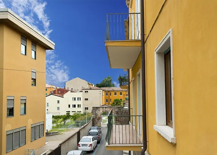Apartment Centre